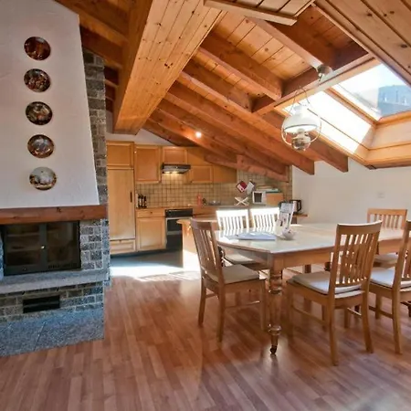 Three-bedroom Cozy In Apartamento